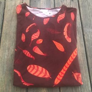 ⚡️LuLaRoe NWT Irma Feathers Top Shirt Size XXS NEW